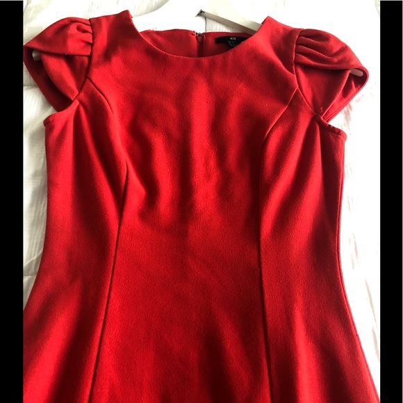 🍊H&M Dress in Deep Orange 🍊 Colour, in Butterfly Sleeves and Back Slit 🍊 - Picture 3 of 12